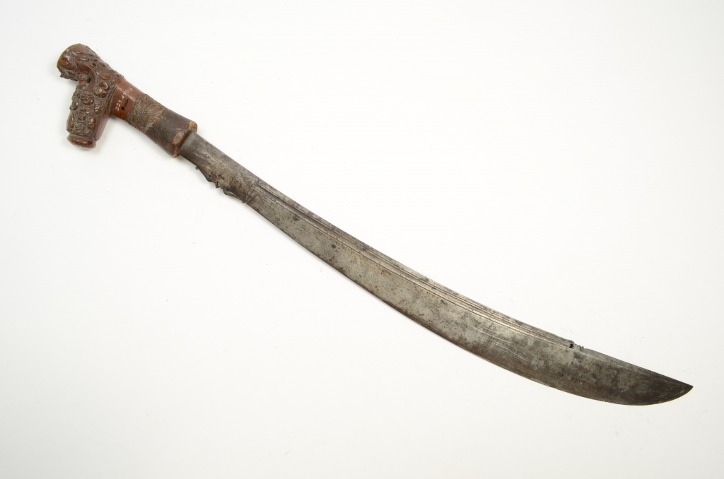 Sword, D29.5988 | Tūhura Otago Museum